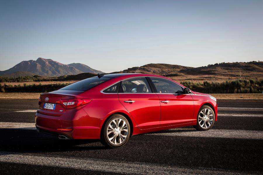  Hyundai Sonata 2015 года  (AU) (фото 6 из 29)